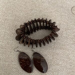Handmade  brown coconut shell bracelet and ear rings set